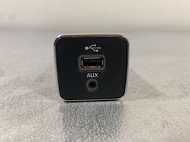 Jeep Compass USB jungtis 