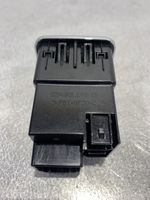 Jeep Compass USB-pistokeliitin 