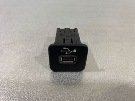 Jeep Compass USB-pistokeliitin 