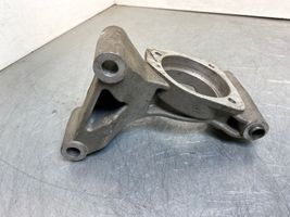 Alfa Romeo Giulietta Staffa del cuscinetto di supporto dell’albero di trasmissione 55222027