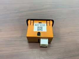 Subaru Ascent USB-pistokeliitin 86257XC520