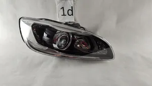 Volvo S60 Lampa przednia 31420254