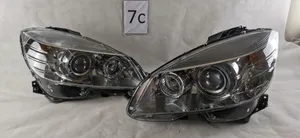 Mercedes-Benz C W204 Lampa przednia A2048202959