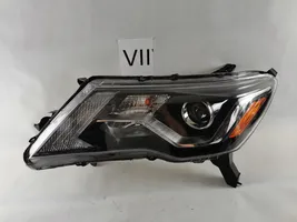 Nissan Pathfinder R52 Lampa przednia LAMPA