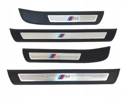 BMW 5 GT F07 Garniture de protection de seuil intérieur 8051474