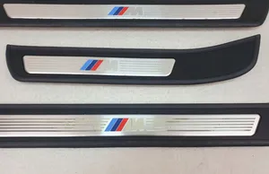 BMW 5 GT F07 Garniture de protection de seuil intérieur 8051474