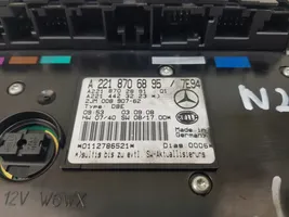 Mercedes-Benz S W221 Illuminazione sedili anteriori A2218706895