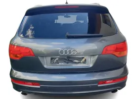 Audi Q7 4L Galinis bortas (bortelis) 