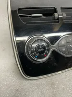 Renault Clio IV Radio/CD/DVD/GPS-pääyksikkö 281152928R