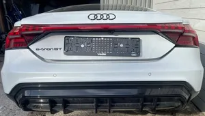 Audi E-tron GT Kompletny zestaw przedniej części nadwozia / karoserii 