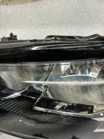 Peugeot 208 Lampa przednia 9823193980