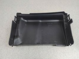 Volkswagen Polo IV 9N3 Couvercle batterie 6q0915429