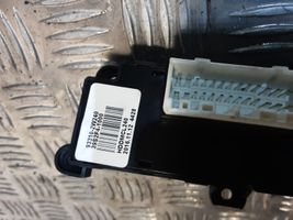 Hyundai Santa Fe Seat heating switch 933102W240