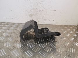 Hyundai Santa Fe Soporte de montaje del parachoques trasero 866172W000