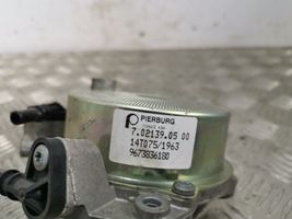 Ford Kuga II Alipainepumppu 7021390500