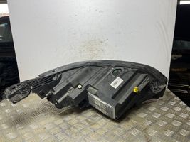 Peugeot 5008 II Lampa przednia 9837759780