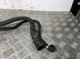 Jeep Cherokee Tuyau de liquide de refroidissement moteur 68346775AA