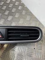 Hyundai Kona I Dysze / Kratki środkowego nawiewu deski rozdzielczej 
