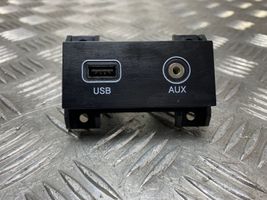SsangYong Rexton USB-pistokeliitin 