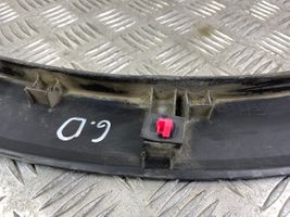 KIA Sorento Moldura embellecedora del guardabarros trasero 87742C5000