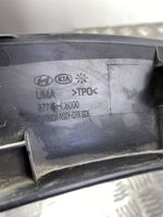 KIA Sorento Moldura embellecedora del guardabarros trasero 87741C6000