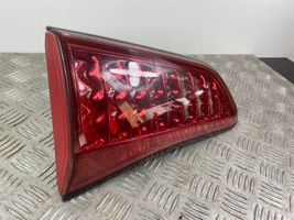 Infiniti QX80 Lampy tylnej klapy bagażnika 