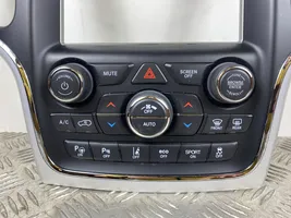 Jeep Grand Cherokee Cadre, panneau d'unité radio / GPS P68333946AA