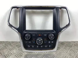 Jeep Grand Cherokee Cadre, panneau d'unité radio / GPS P68333946AA