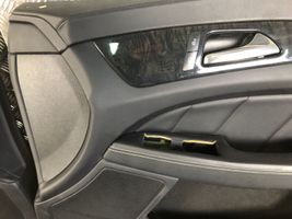 Mercedes-Benz CLS C218 X218 Sēdekļu un durvju dekoratīvās apdares komplekts 