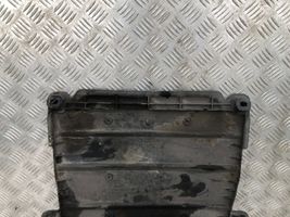 Volkswagen PASSAT B8 Engine splash shield/under tray 5Q0825229