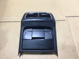 Audi A5 8T 8F Takaosan ilmakanavan tuuletussuuttimen ritilä 8K0864376