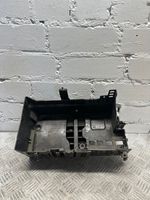 Opel Astra J Vassoio scatola della batteria 13354420