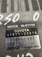 Toyota Corolla Verso AR10 Unité / module de commande d'injection de carburant 8987120070
