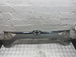 Toyota Avensis T270 Garniture de hayon 7681105110