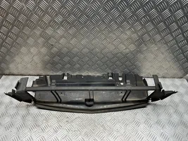 Mercedes-Benz E W212 Déflecteur d'air de radiateur de refroidissement A2045053430