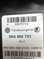 Volkswagen Tiguan Moteur de lève-vitre de porte avant 5K0959793