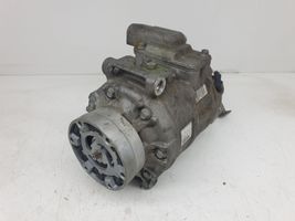 Audi RS5 Ilmastointilaitteen kompressorin pumppu (A/C) 8K0260805H