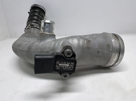 Audi RS6 Tube d'admission de tuyau de refroidisseur intermédiaire 07L145728E