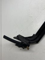 Mercedes-Benz E C207 W207 Moulure de vitre de la porte avant A2077250165