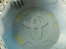 Toyota Hilux (AN10, AN20, AN30) Gamyklinis rato centrinės skylės dangtelis (-iai) 426030K050