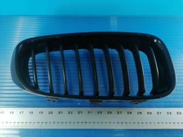 BMW 3 GT F34 Grille calandre supérieure de pare-chocs avant 7294804