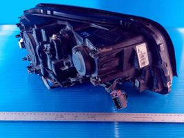 Volvo XC90 Lampa przednia 8620859