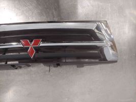 Mitsubishi Pajero Griglia superiore del radiatore paraurti anteriore 387981