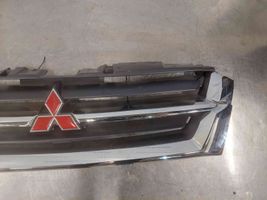 Mitsubishi Pajero Oberes Gitter vorne 387981