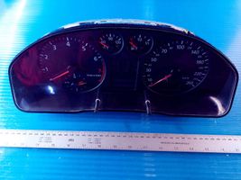 Audi A4 S4 B5 8D Compteur de vitesse tableau de bord 8D0919861C