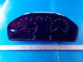 Audi A4 S4 B5 8D Compteur de vitesse tableau de bord 8D0919861C