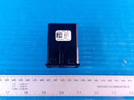 Toyota Sienna XL40 IV USB-pistokeliitin 8553208050