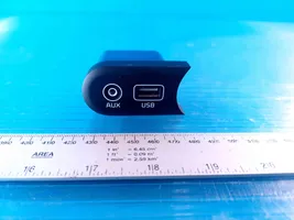 KIA Ceed Connettore plug in USB 96120A2200