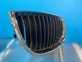 BMW 1 E81 E87 Grille calandre supérieure de pare-chocs avant 7128614