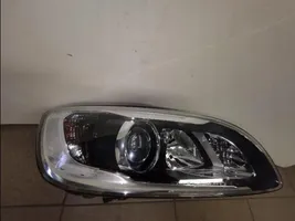 Volvo S60 Lampa przednia 31420254